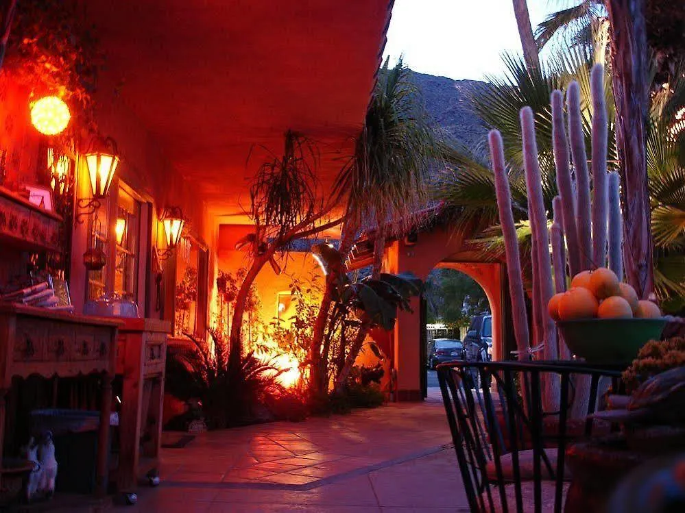 ***  Coyote Inn Palm Springs USA